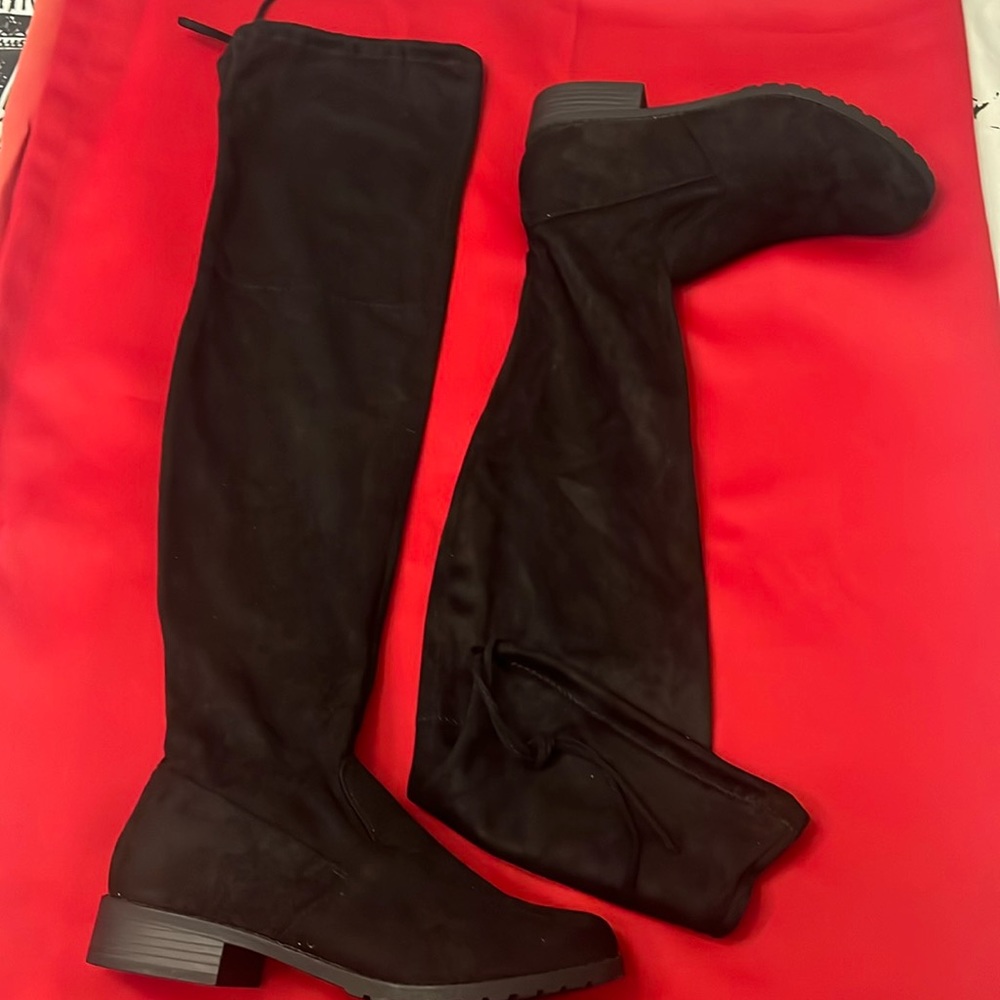 Forever 21 women’s over the knee Boots